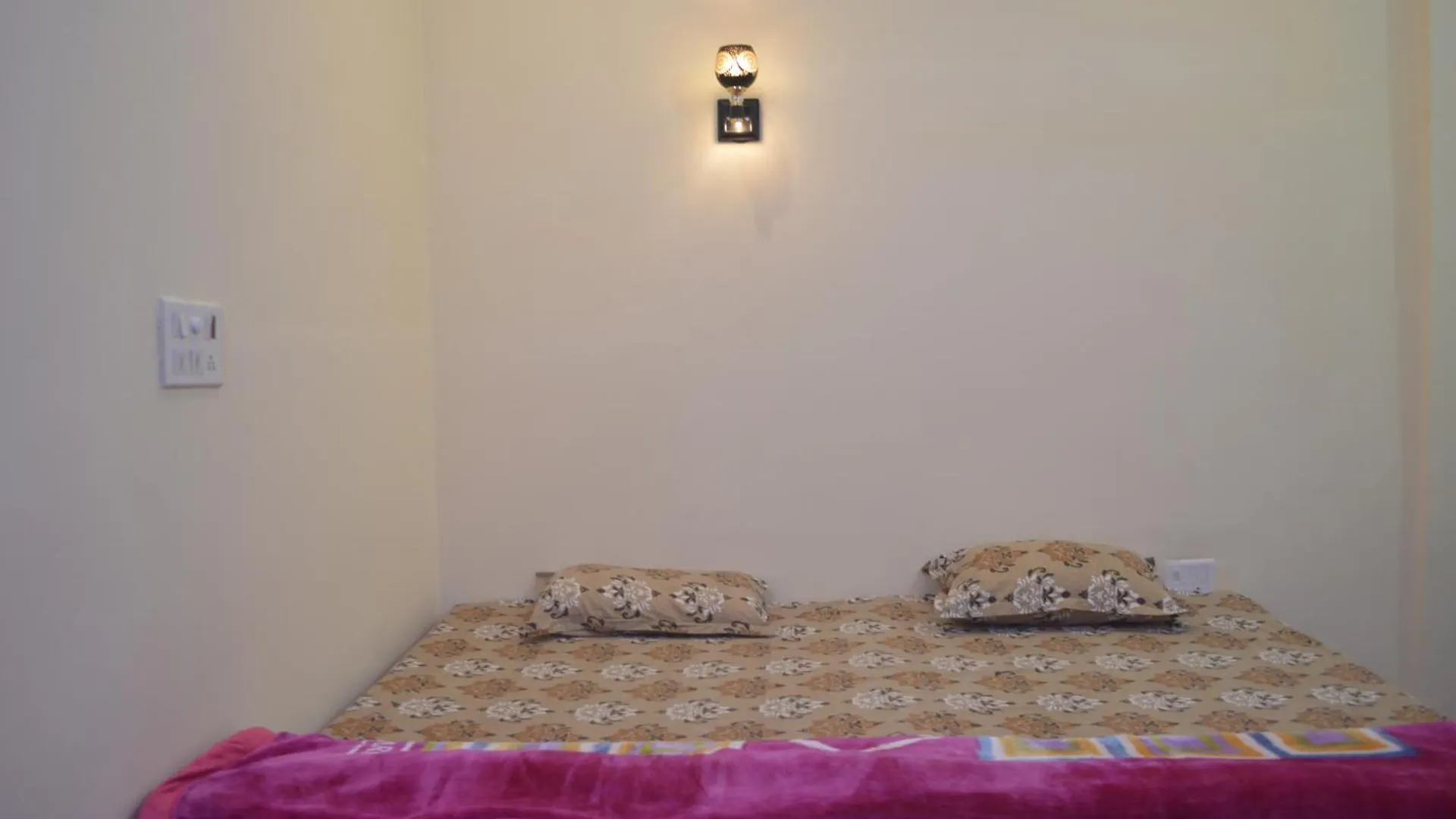 Little Escape Homestay Varanasi